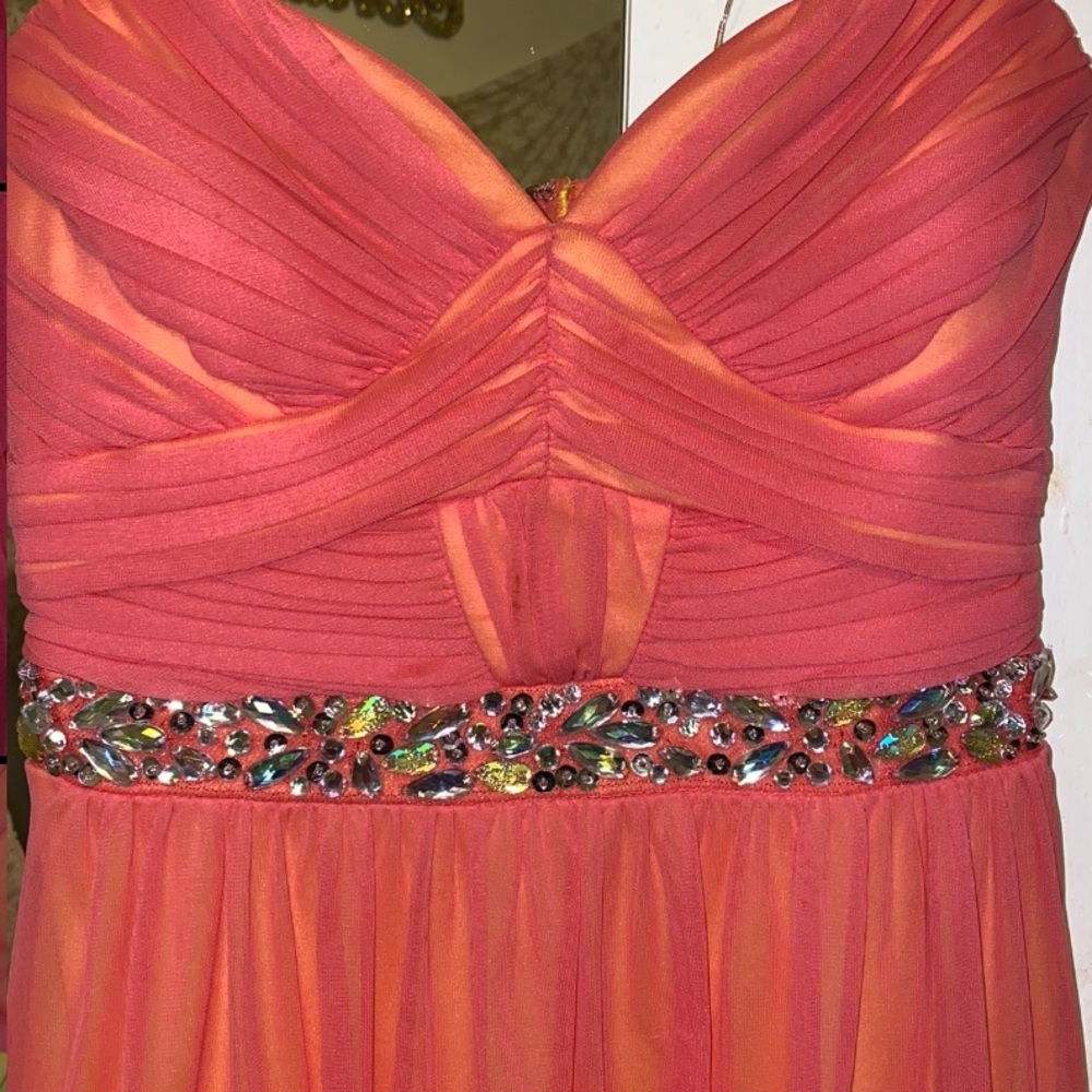 Prom dress - Picture 2 of 6